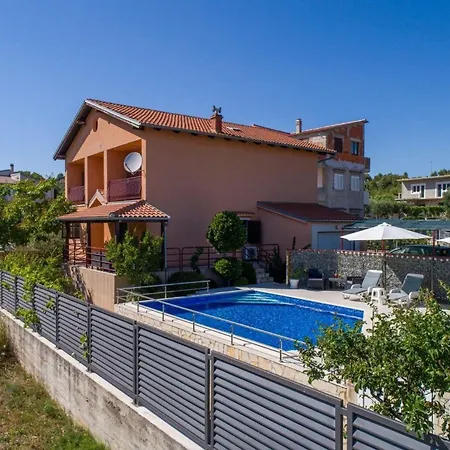 Ferienhaus Mit Privatpool Fur 8 Personen Ca 146 Qm In Bilice, Dalmatien Norddalmatien * Bilice