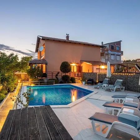 Ferienhaus Mit Privatpool Fur 8 Personen Ca 146 Qm In Bilice, Dalmatien Norddalmatien Holiday home