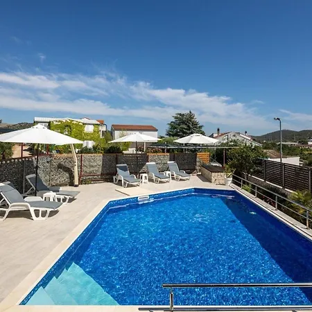 Ferienhaus Mit Privatpool Fur 8 Personen Ca 146 Qm In Bilice, Dalmatien Norddalmatien Holiday home Bilice